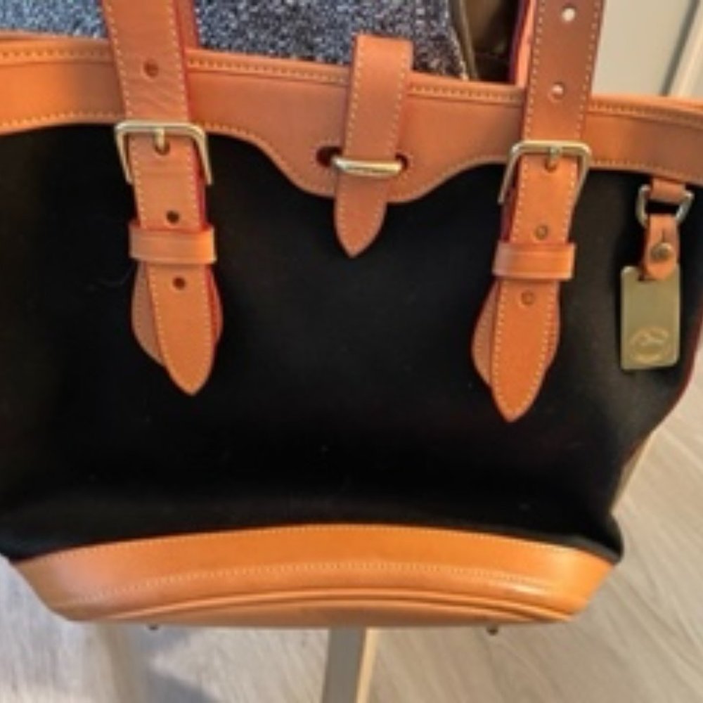 Geniune Dooney & Bourke Handbag